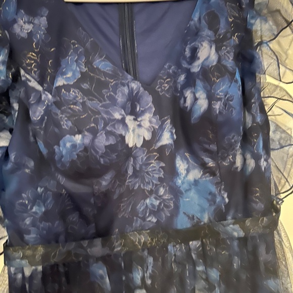 Mother of the bride or bridesmaid dress - Picture 2 of 5